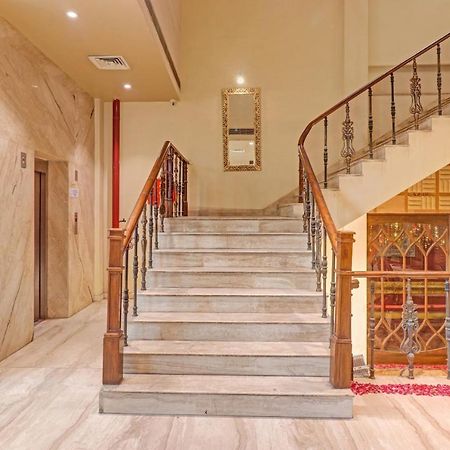 Oyo Townhouse 934 L'Elegant Hotel & Banquetby Ace Manor Ghaziabad Εξωτερικό φωτογραφία