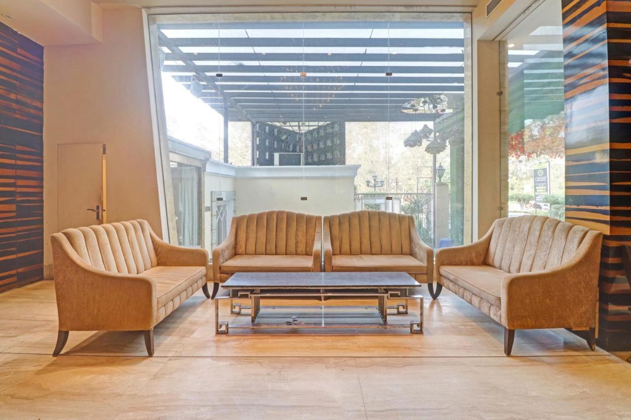 Oyo Townhouse 934 L'Elegant Hotel & Banquetby Ace Manor Ghaziabad Εξωτερικό φωτογραφία