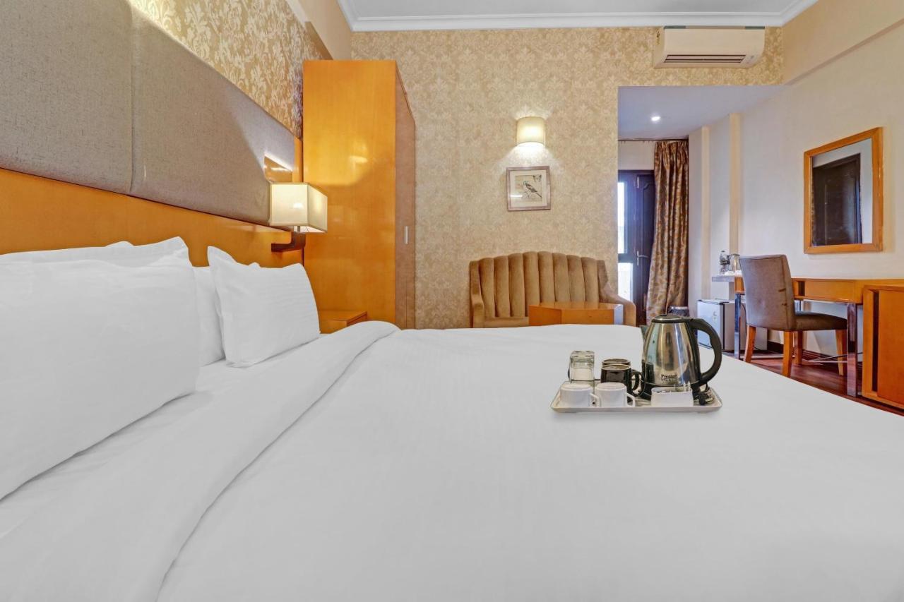 Oyo Townhouse 934 L'Elegant Hotel & Banquetby Ace Manor Ghaziabad Εξωτερικό φωτογραφία
