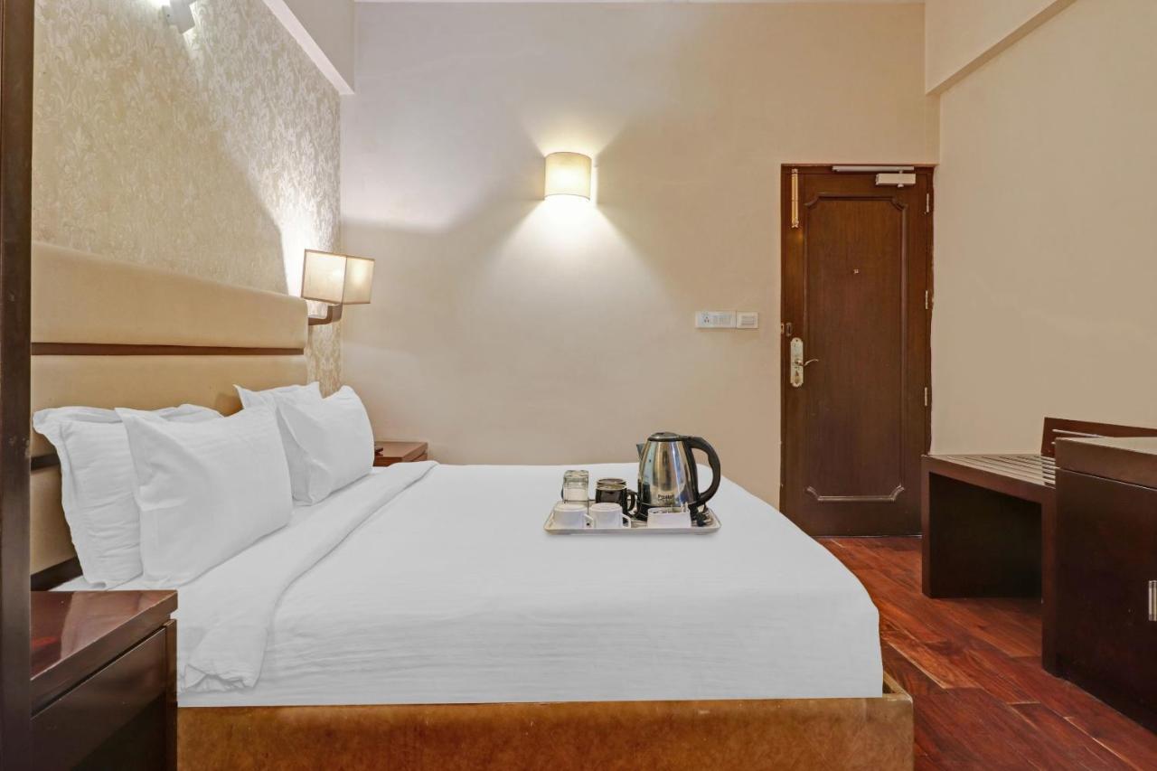 Oyo Townhouse 934 L'Elegant Hotel & Banquetby Ace Manor Ghaziabad Εξωτερικό φωτογραφία