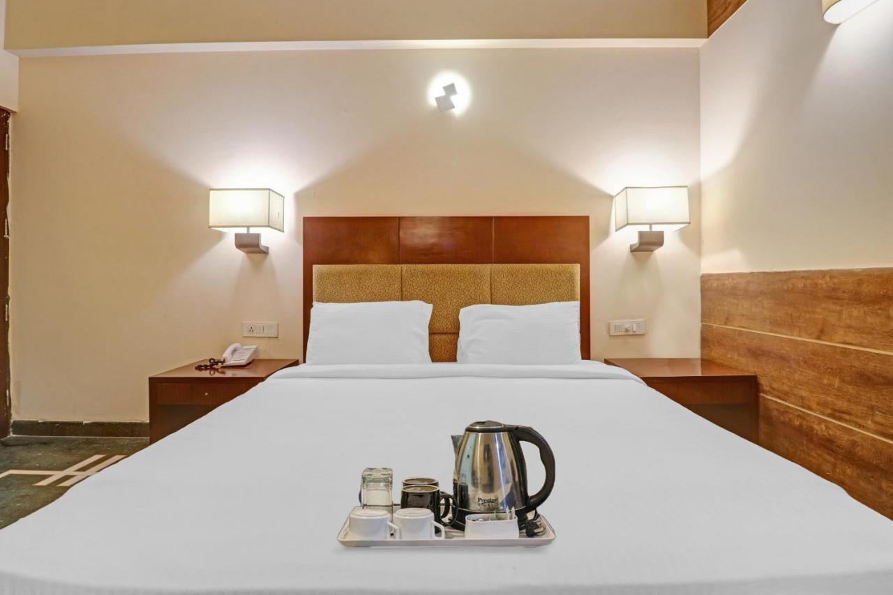 Oyo Townhouse 934 L'Elegant Hotel & Banquetby Ace Manor Ghaziabad Εξωτερικό φωτογραφία